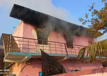 ଉତ୍ପାଦ ପ୍ରସ୍ତୁତି ଫ୍ୟାକ୍ଟ୍ରିରେ ଭୟାନକ ଅଗ୍ନିକାଣ୍ଡ : ପ୍ରଶାସନିକ ଅବହେଳା ଯୋଗୁଁ ଜନଜୀବନ ବିପନ୍ନ