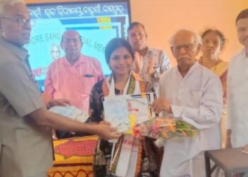 ବ୍ରଜ କିଶୋର ସାହୁ ସ୍ମାରକୀ ଟ୍ରଷ୍ଟ ପକ୍ଷ ରୁ ମାଟ୍ରିକ ବ୍ଲକ ଟପର ଙ୍କୁ ସମ୍ବର୍ଦ୍ଧନା