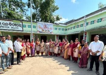 ନୟାଗଡ଼ ସରକାରୀ ବାଳିକା ଉଚ୍ଚ ବିଦ୍ୟାଳୟର କୃତୀ ଛାତ୍ରୀଙ୍କୁ ସମ୍ବର୍ଦ୍ଧନା