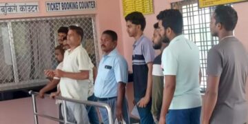 ଲିଙ୍କ ଫେଲ,ଟିକେଟ ପାଇଁ ରେଳଯାତ୍ରୀ ହତାଶ