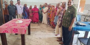 ସମର୍ପଣ ବୃଦ୍ଧାଶ୍ରମରେ ଜନ୍ମଦିବସ ପାଳିଲେ ବିଧାୟକଙ୍କ ପତ୍ନୀ
