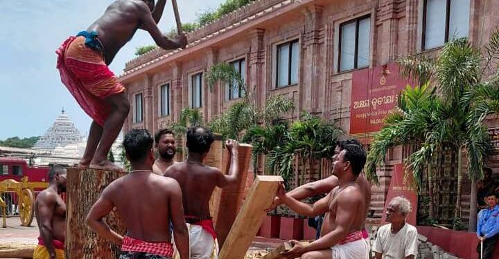 ଆଜି ସୁଦ୍ଧା ତାଳଧ୍ଵଜ ରଥ ଏବଂ ଦର୍ପ ଦଳନ ରଥର ପାଞ୍ଚୋଟି ଲେଖାଏଁ ଚକ ନିର୍ମାଣ ଶେଷ
