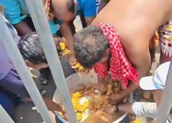 ଦୋକାନୀକୁ ଉଠାଇ ନେଲା ପୋଲିସ ଭକ୍ତ ବୋହିନେଲା ଖଜା