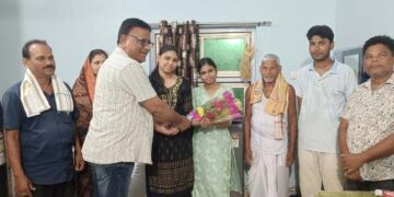 ଓଡ଼ିଶା ପ୍ରଶାସନିକ ସେବା ପରୀକ୍ଷାରେ ସଫଳତା ପାଇ ଥିବା ଶ୍ୱେତା ସୁଚରିତାଙ୍କୁ ସମ୍ବର୍ଦ୍ଧିତ କଲେ ରଣପୁର ବ୍ଲକ ବିଜେଡି ସଭାପତି