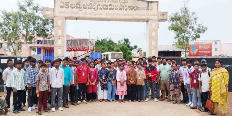 ଜୋନାଲ-ସ୍ତରୀୟ ଯୁବ ସଂସଦ ପ୍ରତିଯୋଗିତାରେ ଓଡ଼ିଶାକୁ ପ୍ରତିନିଧିତ୍ୱ କରିବ ଏକଲବ୍ୟ ଆଦର୍ଶ ବିଦ୍ୟାଳୟର ଛାତ୍ରଛାତ୍ରୀ