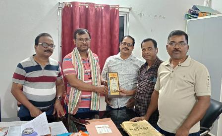 ଦଶପଲ୍ଲା ବିଇଓ ଭକ୍ତି ବିନୋଦ ସଲଙ୍କୁ ‘ସଙ୍ଗୀତଧାରା’ ପକ୍ଷରୁ ସମ୍ବର୍ଦ୍ଧନା