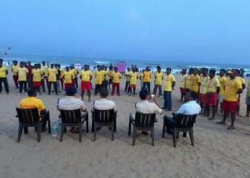 ସମୁଦ୍ରକୂଳରେ ପ୍ରଯ୍ୟଟକଙ୍କୁ ଲାଇଫଗାର୍ଡମାନଙ୍କ ଦ୍ୱାରା ସୁରକ୍ଷା ଓ ସେବା ସମ୍ପର୍କିତ ବ୍ରିଫିଂ କାର୍ଯ୍ୟକ୍ରମ