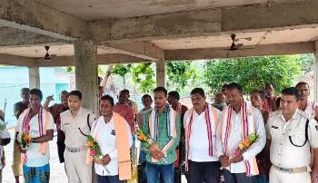 ନନ୍ଦଳା ଗ୍ରାମର ବିଶ୍ୱରଞ୍ଜନ ନାୟକ ଙ୍କ ଉପରୁ ବାସନ୍ଦ ଉଠାଇଲେ ଗ୍ରାମବାସୀ – ସଫଳ ସାମାଜିକ ପୁନର୍ବାସ