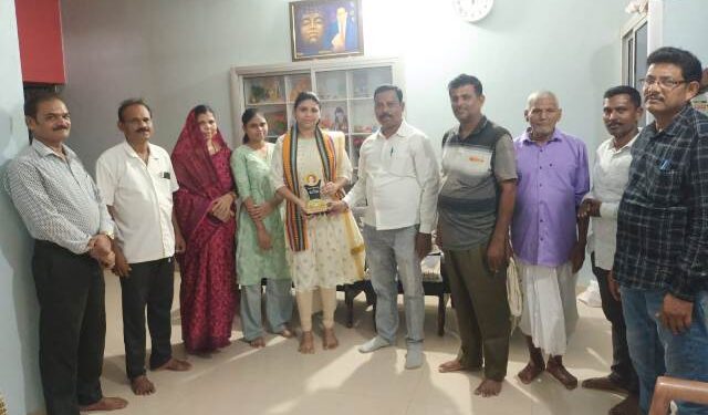 ଓସିଏସରେ ୧୫୯ ସ୍ଥାନ ଅଧିକାର କରିଥିବା ରଣପୁର ଅଂଚଳର ଶ୍ୱେତା ସୁଚରିତାଙ୍କୁ ରାଜୀବ ଗାନ୍ଧୀ ପ୍ରତିଭା ସମ୍ମାନ-୨୦୨୬