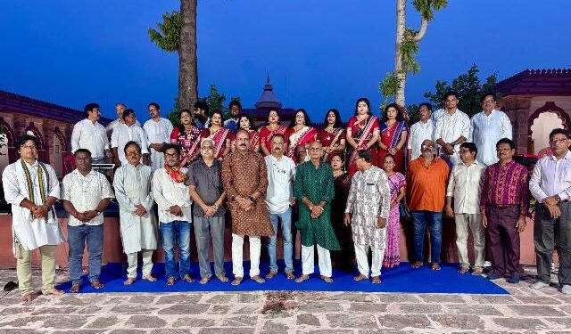 ସମଲେଶ୍ୱରୀ ପୀଠରେ “ସାତବହନୀ” ଭଜନ ସନ୍ଧ୍ୟା : ଲୋକଗୀତ ଓ ଲୋକବାଦ୍ୟର ଅପୂର୍ବ ସମ୍ମିଶ୍ରଣ