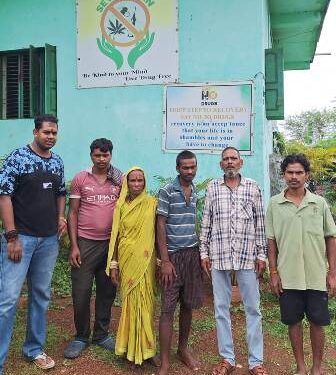 ନିରୁଦିଷ୍ଟ ଯୁବକ ଉଦ୍ଧାର ପରିବାର ଲୋକଙ୍କୁ ହସ୍ତାନ୍ତର କଲା ପୋଲିସ : ସେବା ସଦନର ଭୂମିକାକୁ ସାଧାରଣରେ ପ୍ରଶଂସା