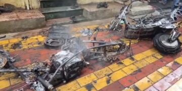 Pimpri-Chinchwad : E-scooters caught fire while charging; Three two-wheelers burnt, one seriously injured in building fire