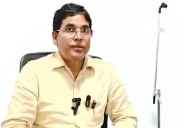 ଦଳ ବଦଳାଇଲେ, ଇତିହାସ ବଦଳେ ନାହିଁ ’