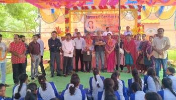 ୩୪ ବର୍ଷର ଶିକ୍ଷା ସେବାରେ ପୂର୍ଣଚ୍ଛେଦ : ଅଧ୍ୟକ୍ଷ ପ୍ରମୋଦ ରଥଙ୍କ ଭାବବିହ୍ୱଳ ବିଦାୟ