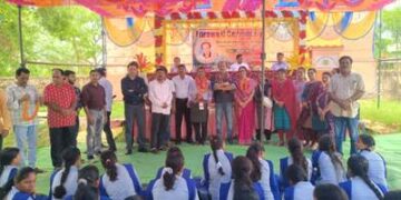୩୪ ବର୍ଷର ଶିକ୍ଷା ସେବାରେ ପୂର୍ଣଚ୍ଛେଦ : ଅଧ୍ୟକ୍ଷ ପ୍ରମୋଦ ରଥଙ୍କ ଭାବବିହ୍ୱଳ ବିଦାୟ