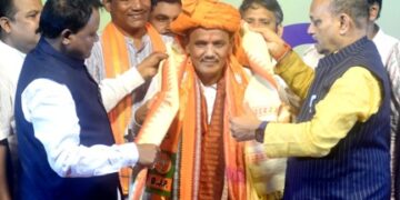 ଚିଟଫଣ୍ଡ ଠକଙ୍କ ମୁଣ୍ଡରେ ମୋହନ ସରକାର ଓ ମନମୋହନ ବାନ୍ଧିଲେ ପଗଡ଼ି  : ଏବେ ଚିଟଫଣ୍ଡ ଜମାକାରୀ ଚିନ୍ତାରେ