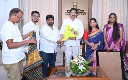 ତିନି ଦଫା ଦାବିକୁ ନେଇ ମାନ୍ୟବର ରାଜ୍ୟପାଳଙ୍କୁ ଭେଟିଲେ ସାମାଜିକ କର୍ମୀ