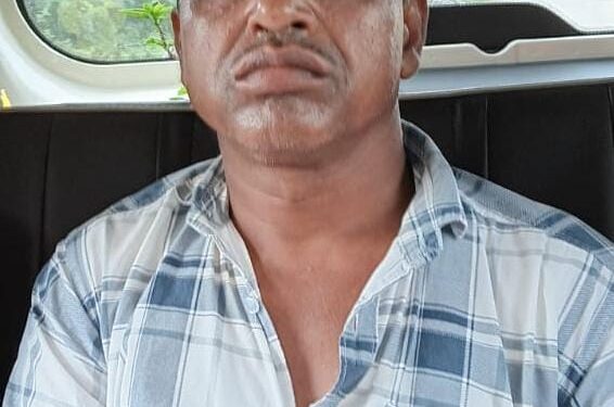ଅନ୍ତୋଦ୍ୱୟ ଗୃହ ଯୋଜନାରେ ଲାଂଚ ନେବାବେଳେ ପିଇଓଙ୍କୁ ଭିଜିଲାନ୍ସ ଧରିଲା
