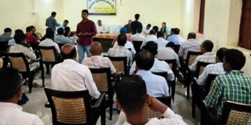 ଖଇରପୁଟ ବ୍ଲକର ବଡଡୁରାଲ ପଞ୍ଚାୟତରେ ଜିଲ୍ଲାପାଳଙ୍କ ଯୁଗ୍ମ ଜନ ଶୁଣାଣୀ ଶିବିର : ୬୩ ଗୋଟି ଅଭିଯୋଗର ସମାଧାନ ପାଇଁ ନିର୍ଦ୍ଦେଶ