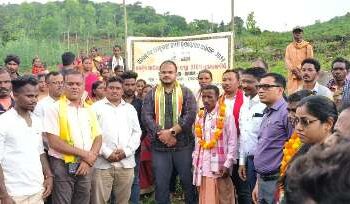 ଖଇରପୁଟ ବ୍ଲକର ସିସାପୁଟଠାରେ ଜିଲ୍ଲାପାଳଙ୍କ ଦ୍ୱାରା ସିଲଭର ଓକ୍ ବୃକ୍ଷରୋପଣ କାର୍ଯ୍ୟକ୍ରମ ଶୁଭାରମ୍ଭ
