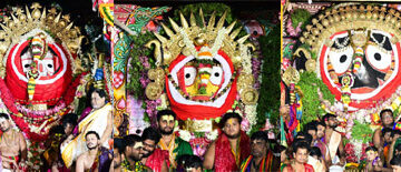 ସୁନାବେଶରେ ଝଟକିଲେ ଚତୁର୍ଦ୍ଧାବିଗ୍ରହ : ମହଣ ମହଣ ସୁନାରେ ସୁନାବେଶ ୧୨ଲକ୍ଷ ଶ୍ରଦ୍ଧାଳୁଙ୍କ ଦର୍ଶନ