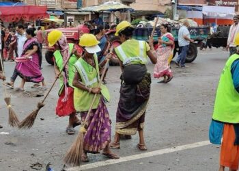 ସଫେଇ କର୍ମଚାରୀଙ୍କ କାର୍ଯ୍ୟକୁ ସାଧାରଣରେ ପ୍ରଶଂସା : ପ୍ରଶାସନ ନୀରବ !!