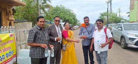 ସାମ୍ବାଦିକ ସଂଘ ପକ୍ଷରୁ ରଥଯାତ୍ରୀଙ୍କୁ ଜଳ ବଣ୍ଟନ