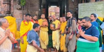 ଅସୁସ୍ଥ ଶ୍ରୀବିଗ୍ରହଙ୍କୁ ଲାଗିହେଲା ଫୁଲରୀ ତେଲ