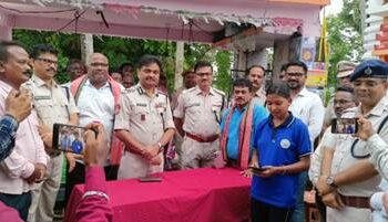 କମିଶନରେଟ ପୋଲିସ ତରଫରୁ ରିଲିଫ୍ ବଣ୍ଟନ