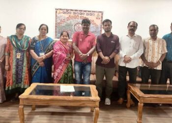ଓଡ଼ିଶା ସଚିବାଳୟ ଲେଖକ ପରିଷଦର ଅଗଷ୍ଟ ମାସର  ସାରସ୍ୱତ ଆସର ଅବସରରେ ଦେଶାତ୍ମବୋଧକ କବିତା ପାଠ