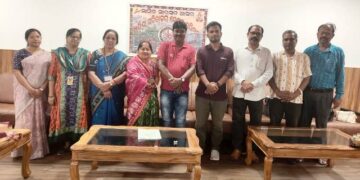 ଓଡ଼ିଶା ସଚିବାଳୟ ଲେଖକ ପରିଷଦର ଅଗଷ୍ଟ ମାସର  ସାରସ୍ୱତ ଆସର ଅବସରରେ ଦେଶାତ୍ମବୋଧକ କବିତା ପାଠ