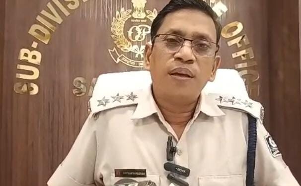 ବେଣ୍ଟରେ ନରକଙ୍କାଳ ଚିହ୍ନଟକୁ ନେଇ ବଢ଼ିଲା ଦ୍ୱନ୍ଦ : ସାମ୍ୱାଦିକଙ୍କୁ ବାଟବଣା କରୁଛି ପୋଲିସ ପ୍ରଶାସନ