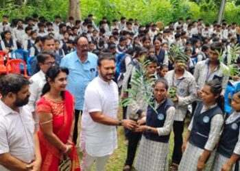 ଗୁମ୍ମା ବ୍ଲକ ପଦ୍ମପୁର ସ୍ଥିତ ବିନୋଦିନୀ ବିଜ୍ଞାନ ଉଚ୍ଚ ବିଦ୍ୟାଳୟ ଠାରେ ବନମହୋତ୍ସବ ଅନଷ୍ଠିତ
