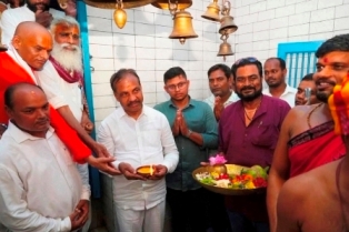 ମହୁରୀ ଗଡ ଅଷ୍ଟଶମ୍ଭୁ ସମେତ ଅନ୍ୟାନ୍ୟ ଶିବ ପୀଠରେ ଗୁଡ଼ିକରେ ମନ୍ତ୍ରୀ ବିଭୁତି ଭୁଷଣ ଜେନା ଙ୍କ ରୁଦ୍ରାଭିଷେକଓ ପୂଜାର୍ଚନା କାର୍ଯ୍ୟ ଅନୁଷ୍ଠିତ