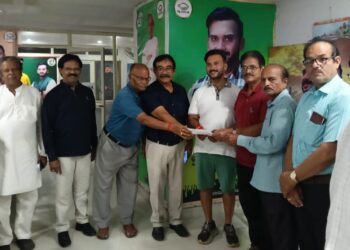 ବରିଷ୍ଠ ନାଗରିକ ମଞ୍ଚ ପକ୍ଷରୁ ବିଭିନ୍ନ ସମସ୍ଯାକୁ ନେଇ ବିଧାୟକ ରୂପେଶ ପାଣିଗ୍ରାହୀ ଙ୍କୁ ଦାବୀ ପତ୍ର ପ୍ରଦାନ