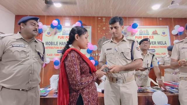ରଥଯାତ୍ରା ଆଣ୍ଟି ସ୍ନାଚିଂ ଅଭିଯାନ ୧୭୫ ସ୍ନାଚର ଗିରଫ, ୩୦୪ ମୋବାଇଲ ଉଦ୍ଧାର