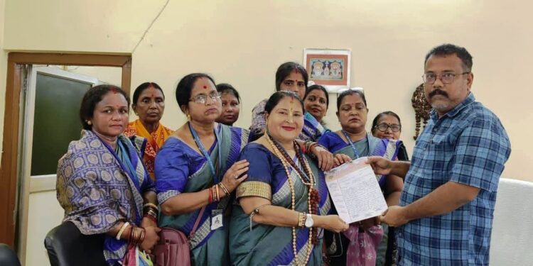 ସ୍ବର୍ଗଦ୍ବାରରେ ଅଧିକ କାଠ ପାଇଁ ଜିଲ୍ଲାପାଳଙ୍କୁ ଦାବିପତ୍ର