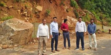 ସ୍ଵତନ୍ତ୍ର ରିଲିଫ୍ କମିଶନରଙ୍କ ଅତିରିକ୍ତ ସଚିବ ସିଦ୍ଧାର୍ଥ ଶଙ୍କର ଆଚାର୍ଯ୍ୟଙ୍କ ଗଜପତି ଜିଲ୍ଲାର ଭୂଷ୍ଫଳନ ଅଞ୍ଚଳର ସ୍ଥିତି ଅନୁଧ୍ୟାନ କଲେ