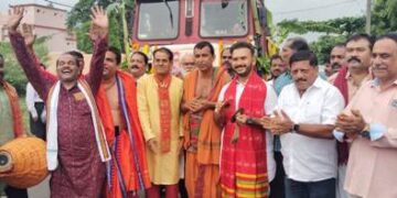 ପାରଳାଖେମୁଣ୍ଡି ଠାରେ ନୂତନ ଭାବେ ନିର୍ମାଣଧିନ ଜଗନ୍ନାଥଙ୍କ ମନ୍ଦିର ପାଇଁ ଆସିଲା ଚାରି ଦ୍ୱାରବନ୍ଧ ଶହ ଶହ ଭକ୍ତଙ୍କ ଉପସ୍ଥିତିରେ ଭବ୍ୟ ସ୍ୱାଗତ