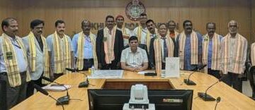 16 Railway Employees Bid Farewell on Retirement