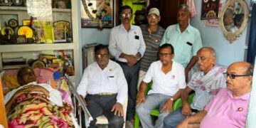 ଅସୁସ୍ଥଥିବା କଟକ ମହାନଗର ଶାନ୍ତି କମିଟିର ଶ୍ରୀ ଭିକାରୀ ଦାସଙ୍କୁ ଭେଟିଲେ ସି.ପି.ଆଇ ନେତୃମଣ୍ଡଳୀ