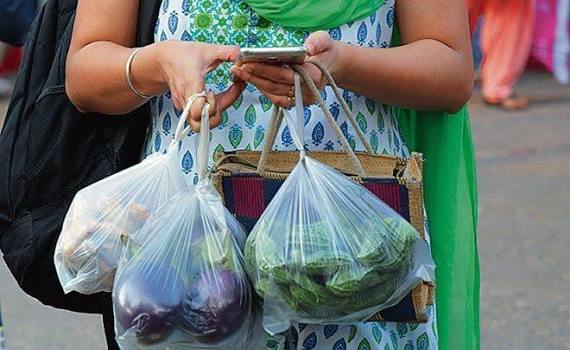 ସ୍ଥାଣୁ ପାଲଟିଛି ପ୍ରଶାସନ, ଖଣ୍ଡପଡ଼ା ଅଞ୍ଚଳରେ ଅବାଧରେ ଚାଲିଛି ପଲିଥିନ କାରବାର