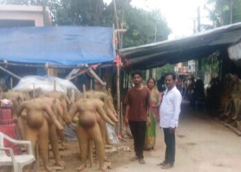 ପାର୍ବଣଋତୁ ଆଗମନରେ ଚଳଚଞ୍ଚଳ ମୂର୍ତ୍ତିକାରିଗର : ମିଳୁନି ପ୍ରୋତ୍ସାହନ, ବୁଡ଼ି ବାକୁ ବସିଲାଣି ପାରମ୍ପରିକ କୌଳିକ ବୃତ୍ତି