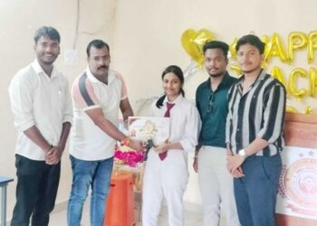 ଗୁରୁ ଦିବସ ଉପଲକ୍ଷେ ଗୁରୂ ବନ୍ଦନା : ମାଲକାନଗିରି ଉତ୍ତମ ମାଲିକ ଗ୍ରୁପ୍ ଅଫ୍ ଇନଷ୍ଟିଚ୍ୟୁଟରେ ଅନୁଷ୍ଠିତ ହୋଇଯାଇଛି