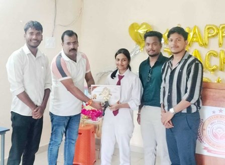 ଗୁରୁ ଦିବସ ଉପଲକ୍ଷେ ଗୁରୂ ବନ୍ଦନା : ମାଲକାନଗିରି ଉତ୍ତମ ମାଲିକ ଗ୍ରୁପ୍ ଅଫ୍ ଇନଷ୍ଟିଚ୍ୟୁଟରେ ଅନୁଷ୍ଠିତ ହୋଇଯାଇଛି