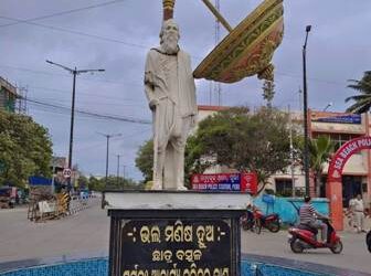 ଭଲମଣିଷଙ୍କ ମୁଣ୍ଡ ଉପରୁ ଛତା ଭଙ୍ଗିଗଲା