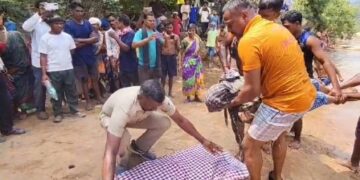 ପାହାଡିଆ ନଦୀର ପାଣି ସ୍ରୋତରେ ଭାସିଯାଇ ମହିଳାଙ୍କ ମୃତ୍ୟୁ ଘଟିଥିବା ସୂଚନା ମିଳିଛି