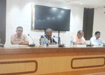 ସମ୍ଭାବ୍ୟ ବାତ୍ୟା ମୁକାବିଲା ପାଇଁ ମାଲକାନଗିରି ଜିଲ୍ଲା ପ୍ରଶାସନ ସମ୍ପୂର୍ଣ୍ଣ ପ୍ରସ୍ତୁତ : ଜିଲ୍ଲା ପରିଷଦ ସମ୍ମିଳନୀ କକ୍ଷରେ ଉଚ୍ଚସ୍ତରୀୟ ସମୀକ୍ଷା ବୈଠକ ଅନୁଷ୍ଠିତ