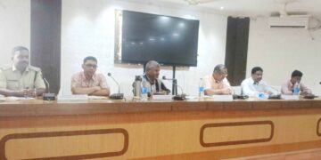 ସମ୍ଭାବ୍ୟ ବାତ୍ୟା ମୁକାବିଲା ପାଇଁ ମାଲକାନଗିରି ଜିଲ୍ଲା ପ୍ରଶାସନ ସମ୍ପୂର୍ଣ୍ଣ ପ୍ରସ୍ତୁତ : ଜିଲ୍ଲା ପରିଷଦ ସମ୍ମିଳନୀ କକ୍ଷରେ ଉଚ୍ଚସ୍ତରୀୟ ସମୀକ୍ଷା ବୈଠକ ଅନୁଷ୍ଠିତ