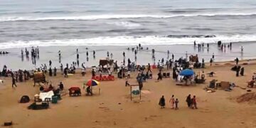 ପୁରୀରେ ଅର୍ଣ୍ଣବ ବାତ୍ୟାର ପ୍ରଭାବ ସମୁଦ୍ରରେ ଉଠୁଛି ଜୁଆର ପ୍ରବଳ ବର୍ଷା